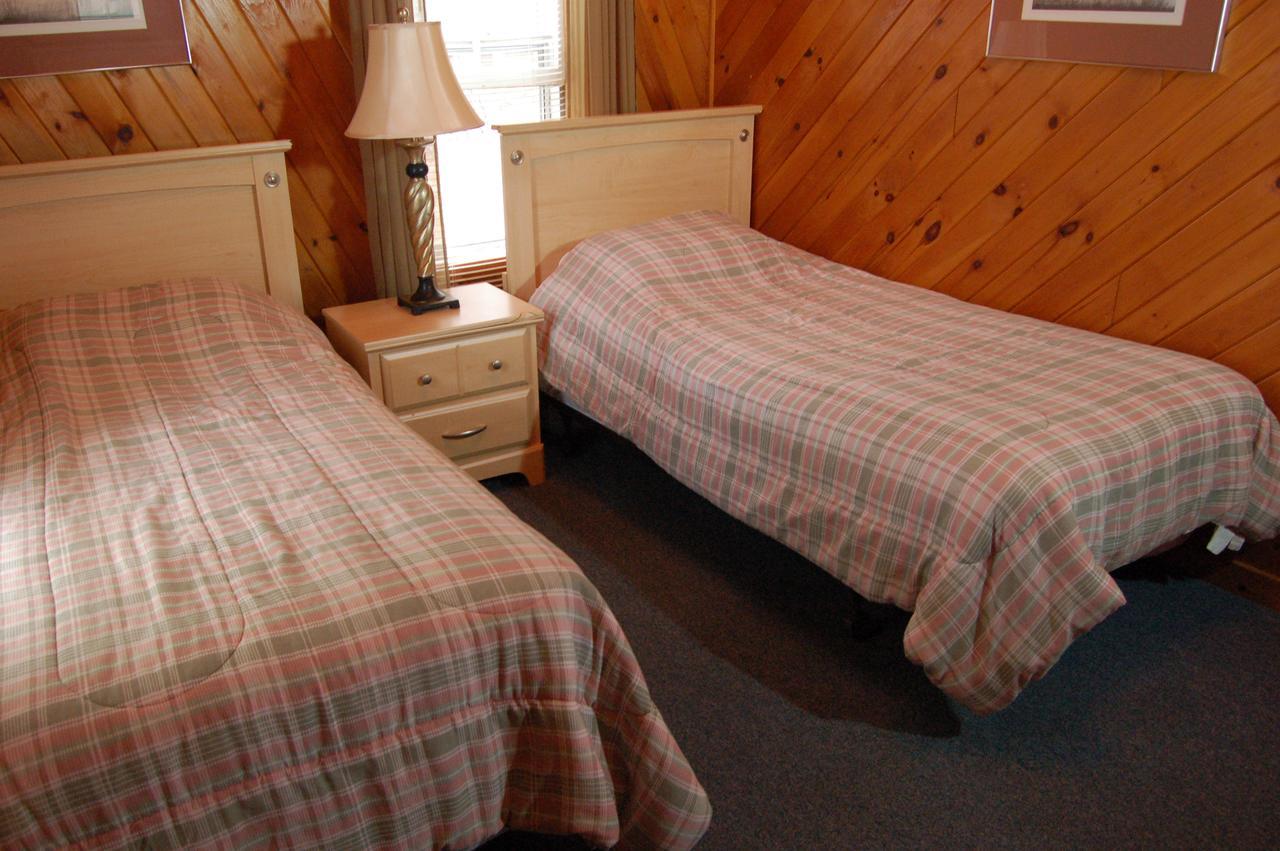 Sebago Lake Lodge & Cottages North Windham Екстериор снимка