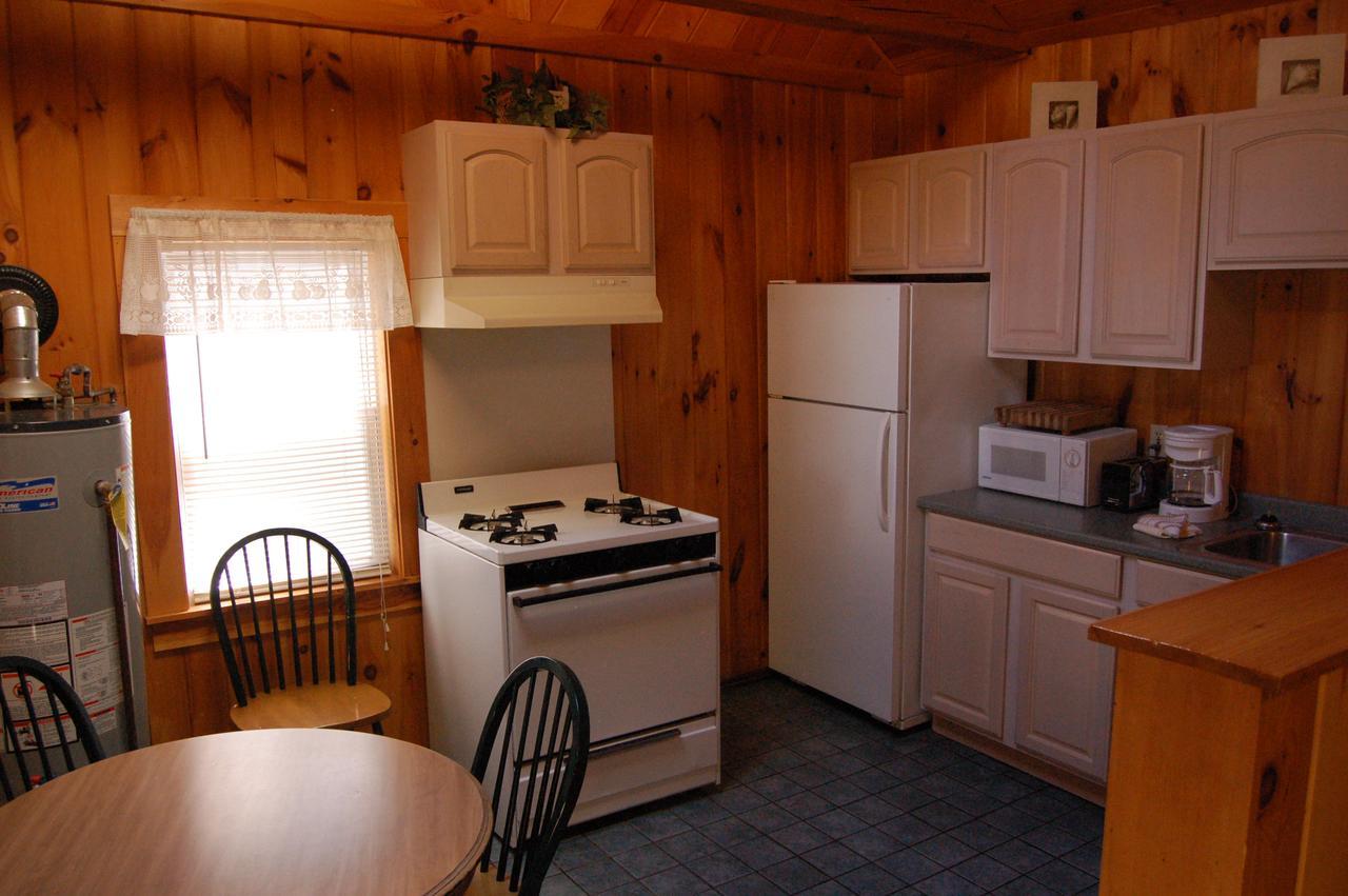 Sebago Lake Lodge & Cottages North Windham Екстериор снимка