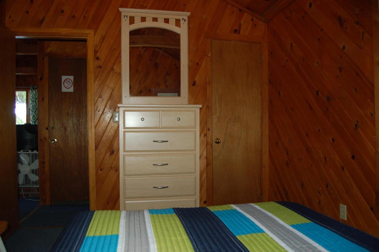 Sebago Lake Lodge & Cottages North Windham Екстериор снимка