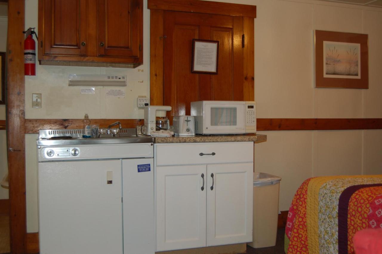Sebago Lake Lodge & Cottages North Windham Екстериор снимка