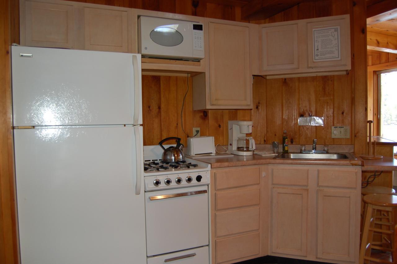 Sebago Lake Lodge & Cottages North Windham Екстериор снимка