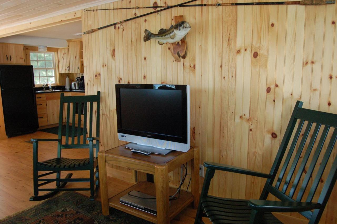 Sebago Lake Lodge & Cottages North Windham Екстериор снимка